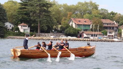 L'équipe en pleine action sur l'eau
