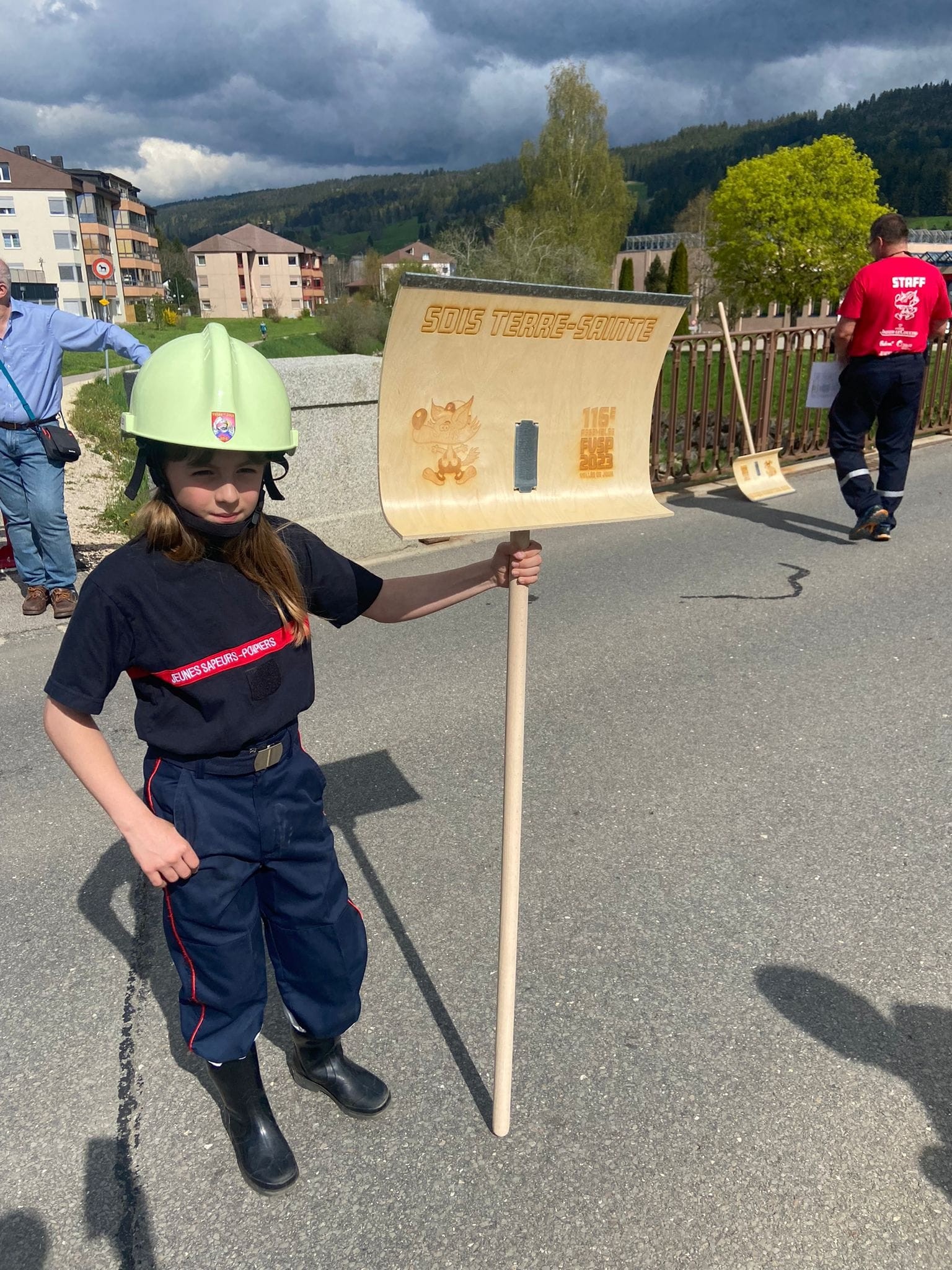 Pelle a neige SDIS Terre Sainte